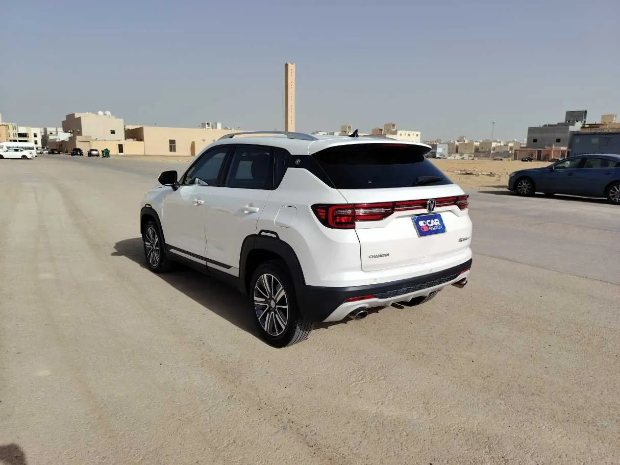 Car image 7