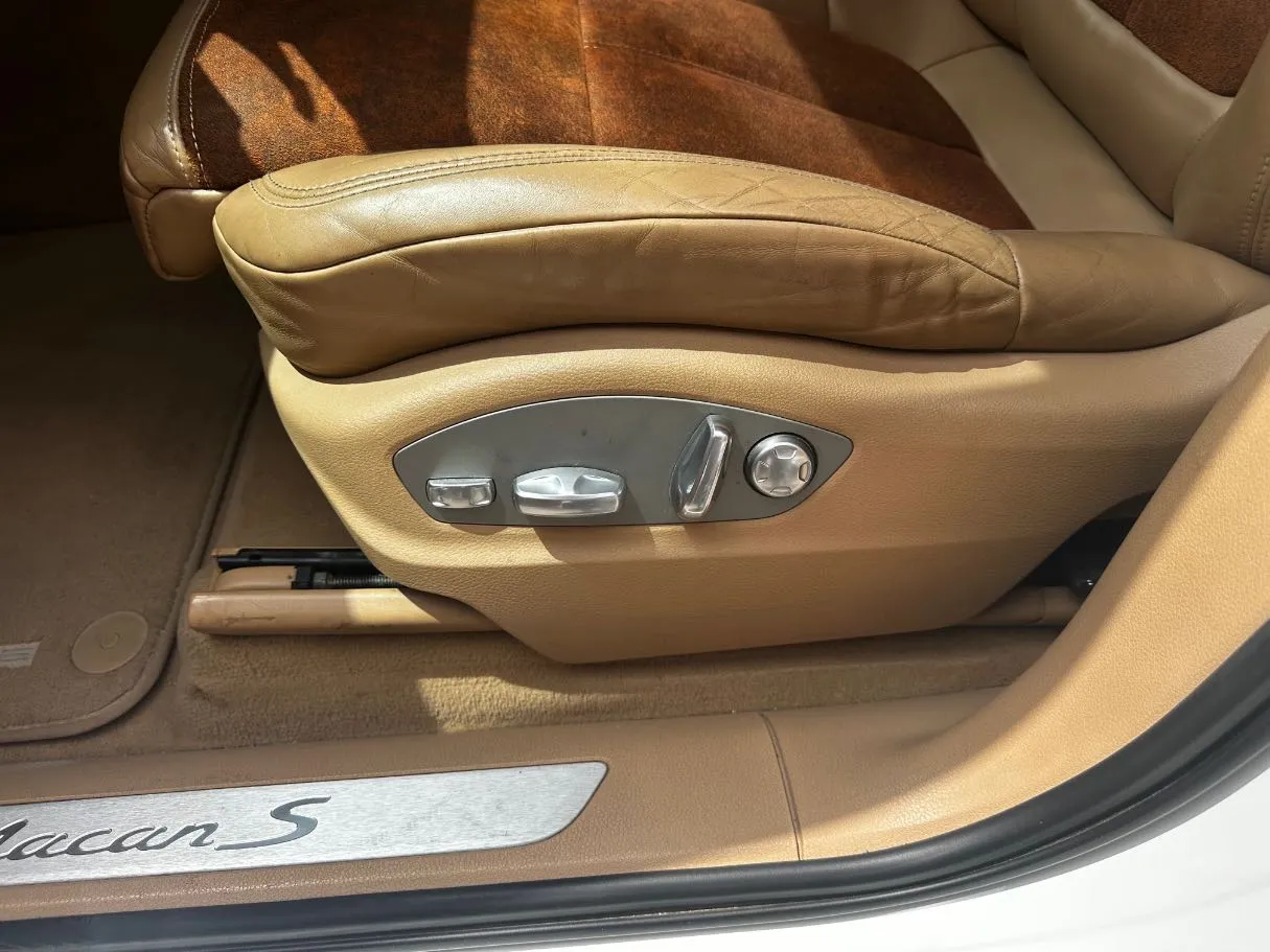 Car image 31