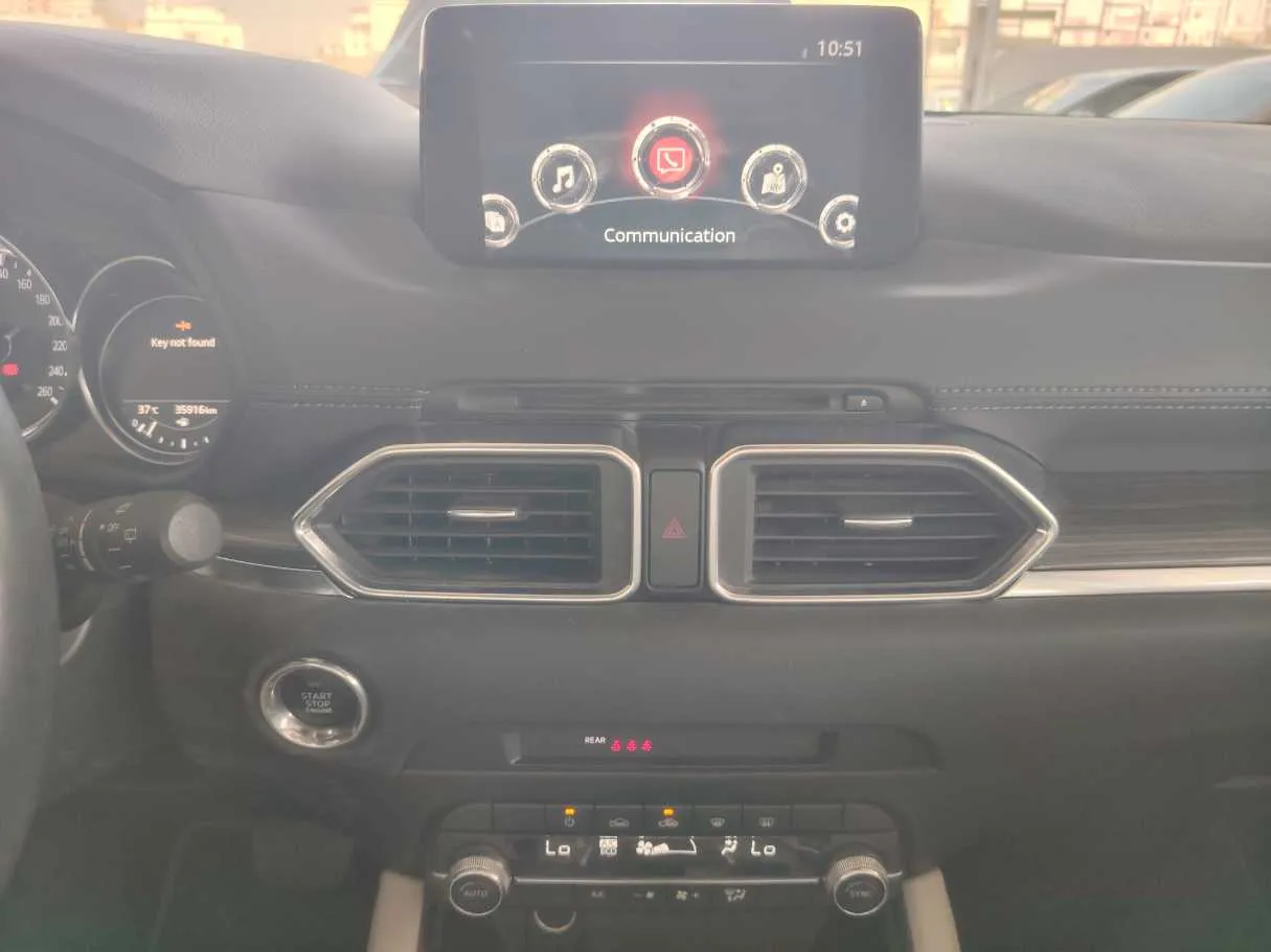 Car image 25