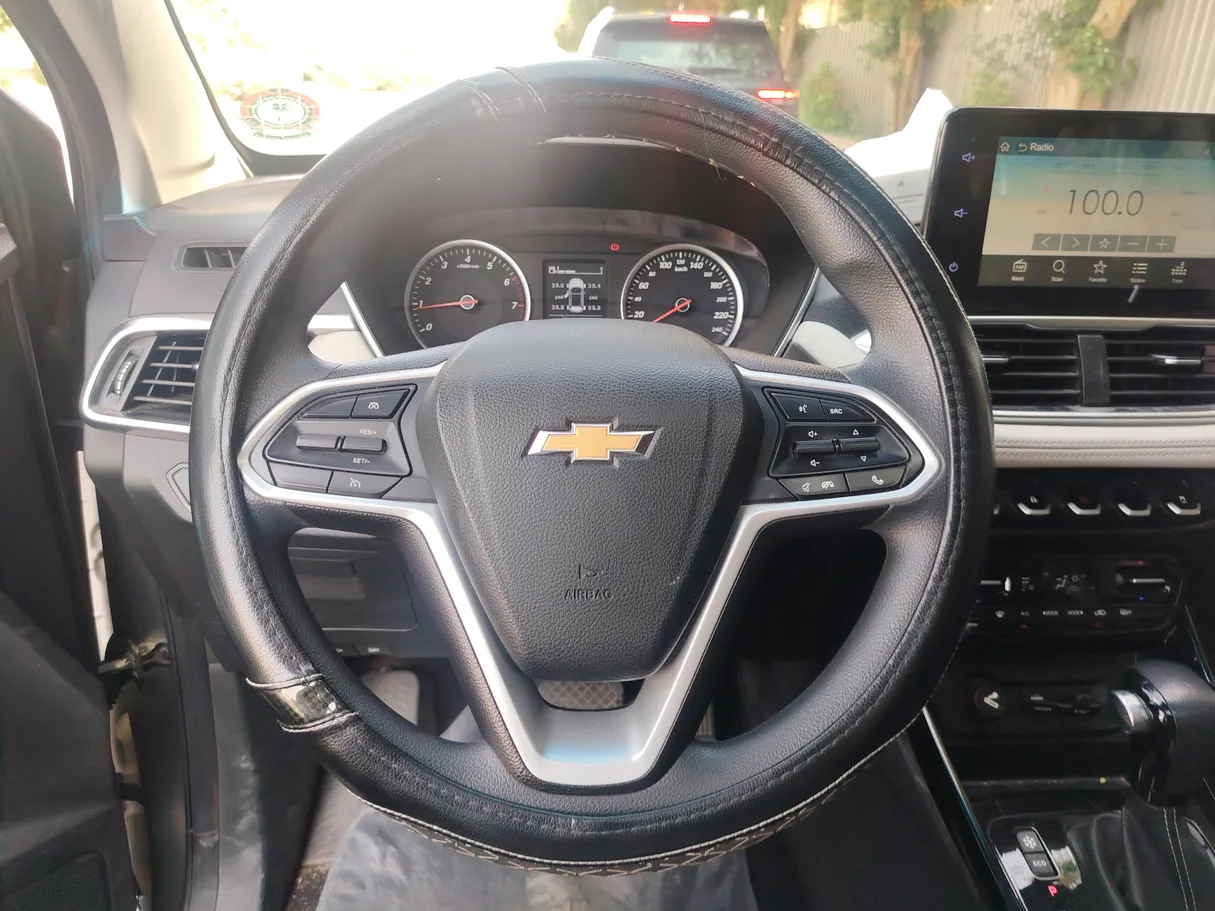 Car image 24