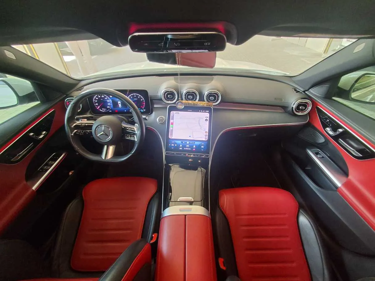 Car image 14