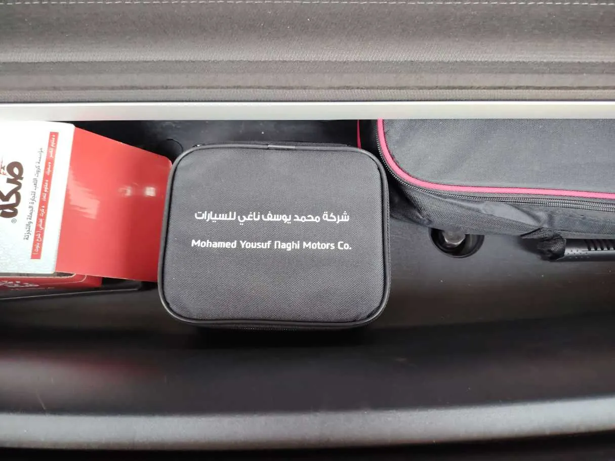 Car image 39