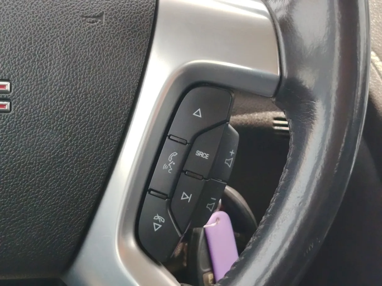 Car image 26