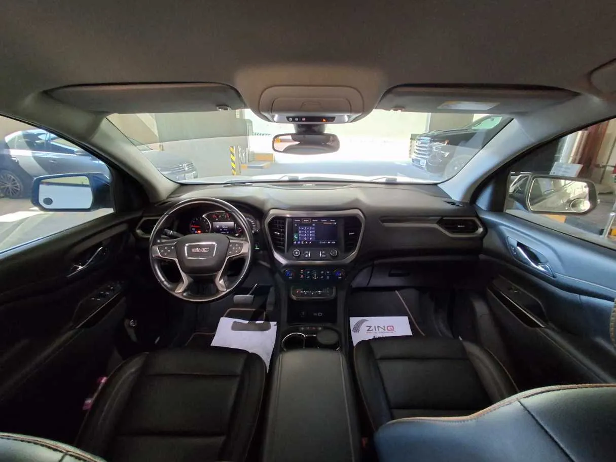 Car image 19