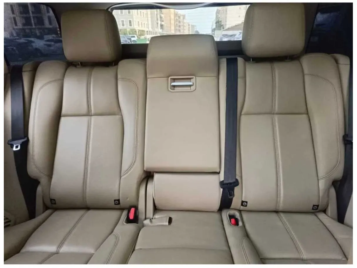 Car image 20