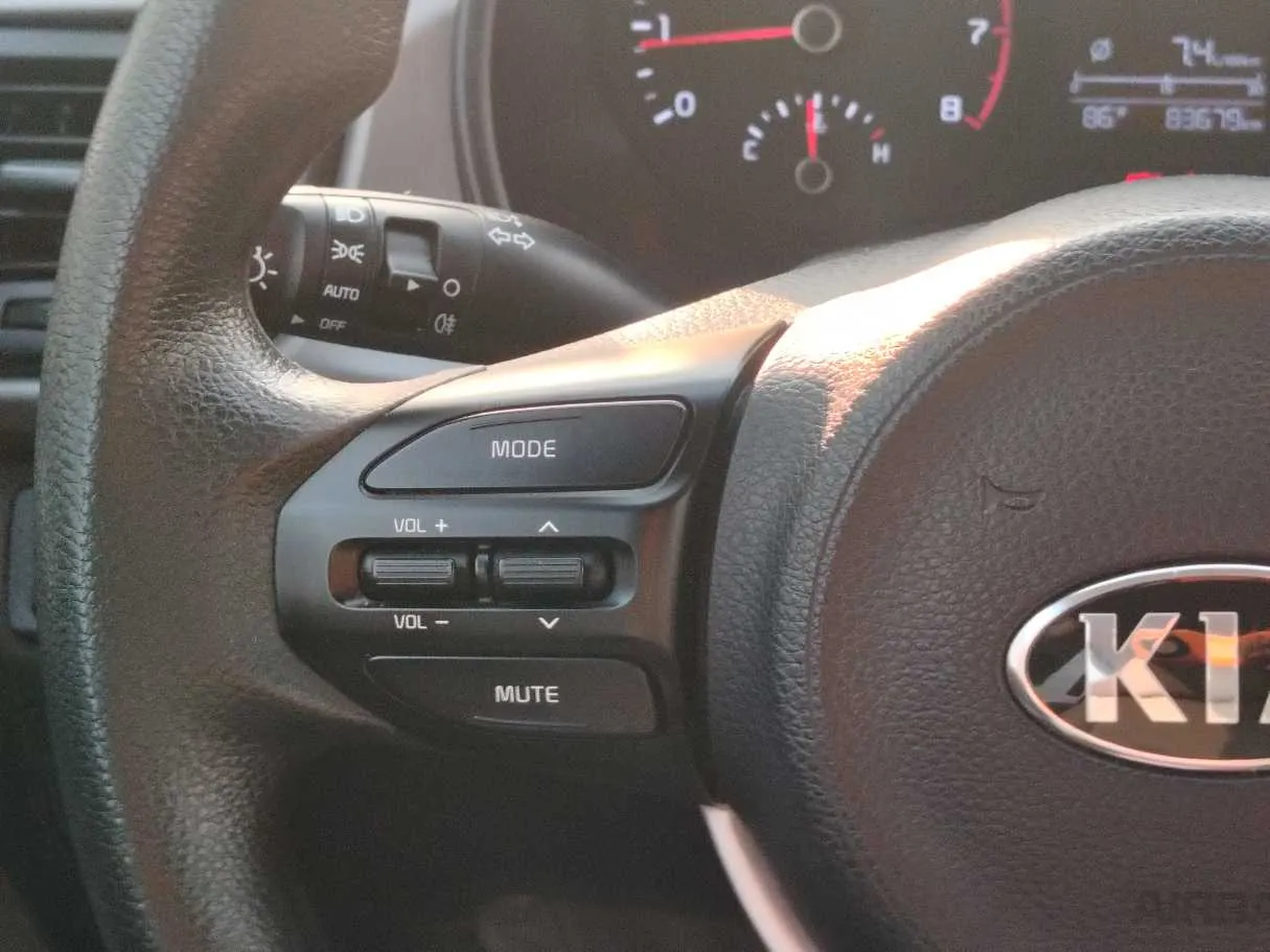 Car image 24