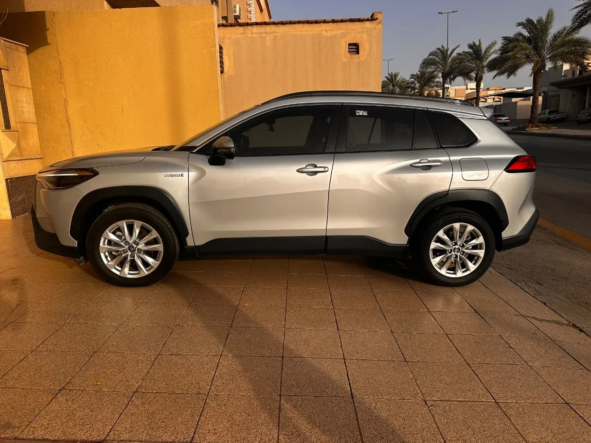 Car image 8