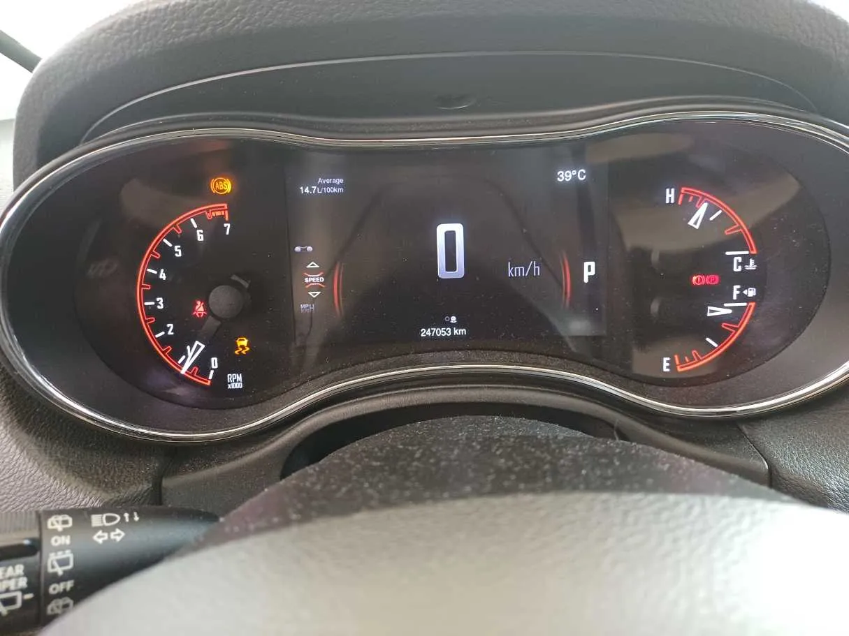 Car image 19