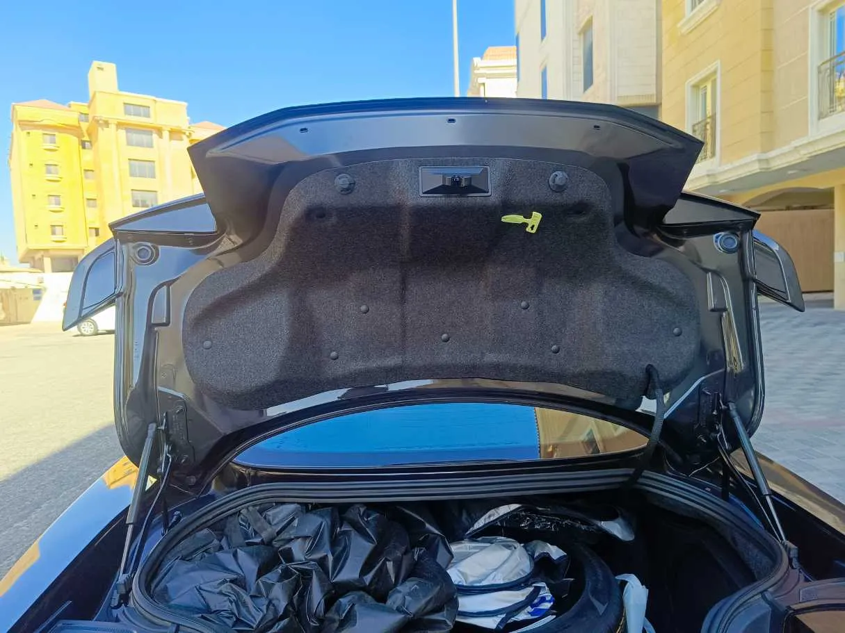 Car image 32