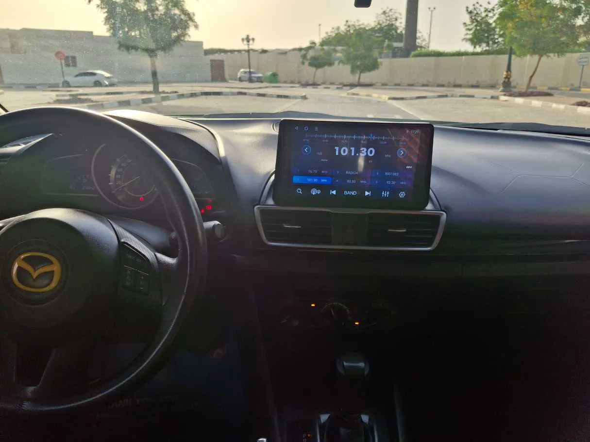 Car image 15