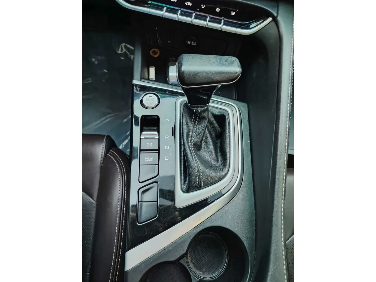 Car image 20