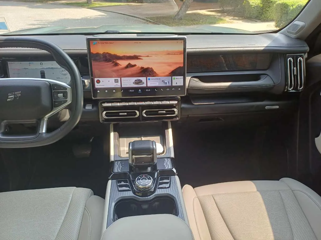Car image 15