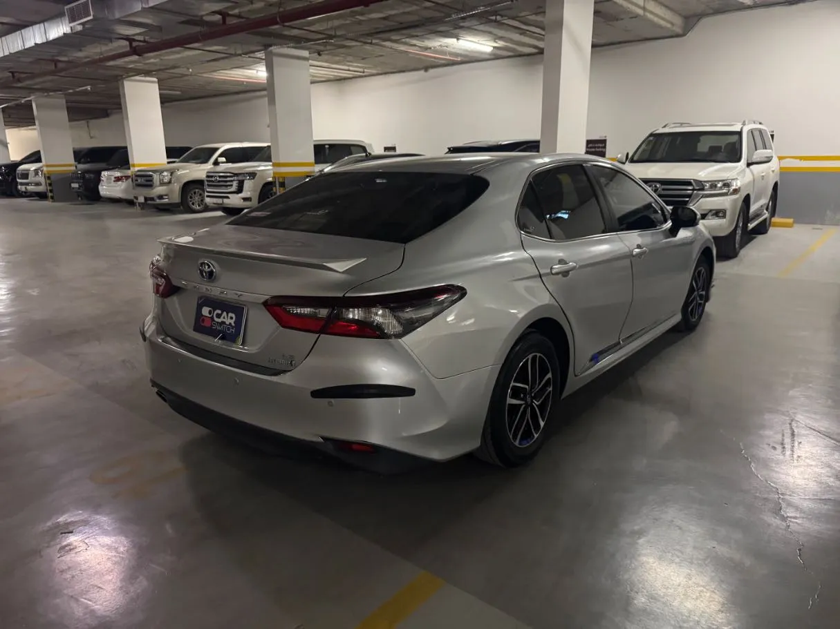 Car image 6