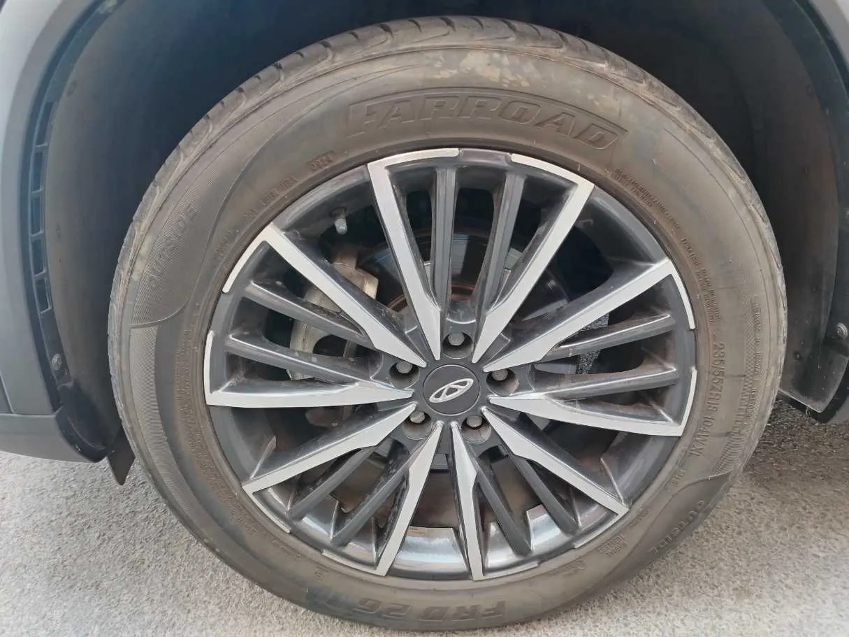 Car image 10
