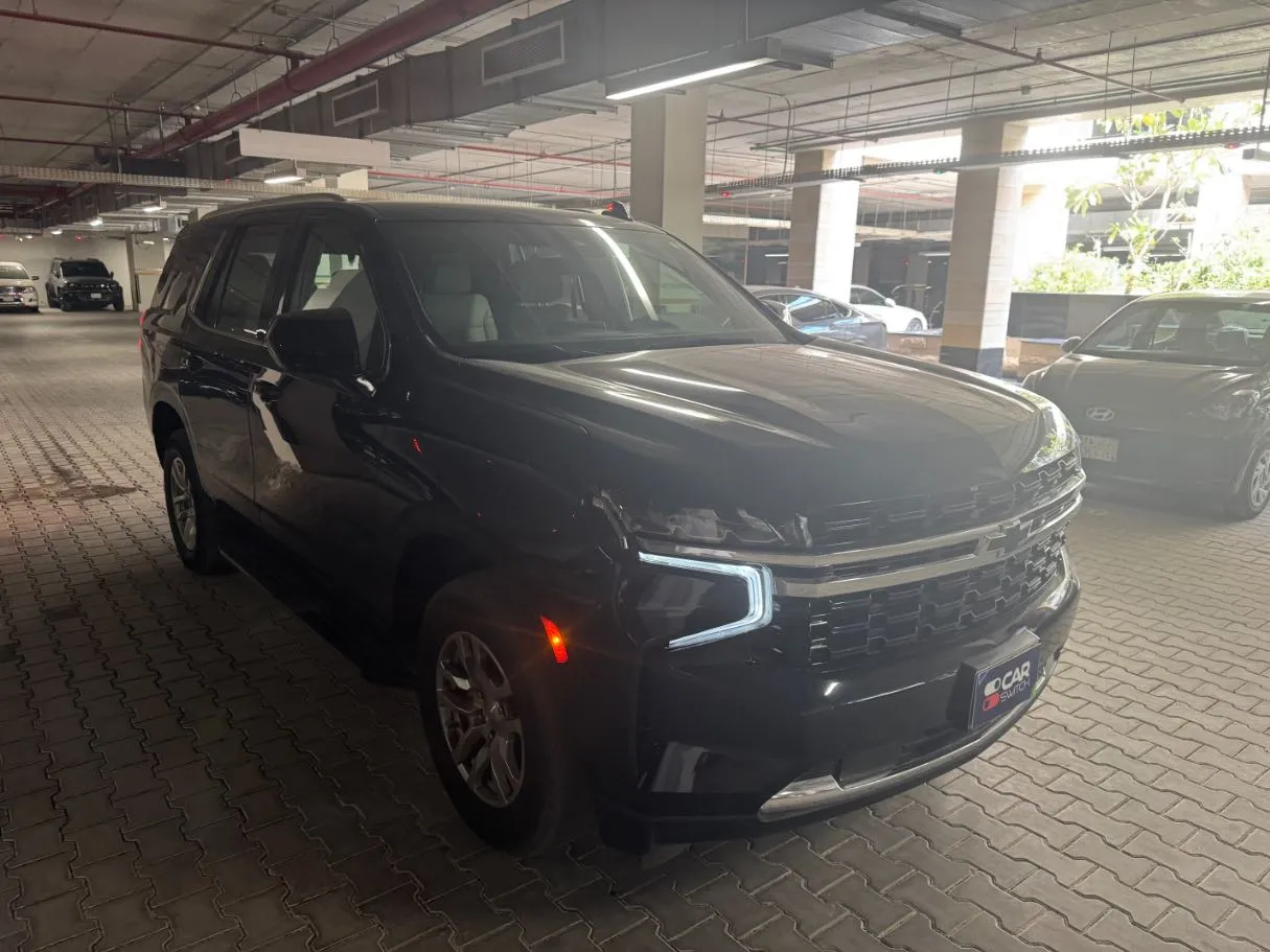 Car image 3