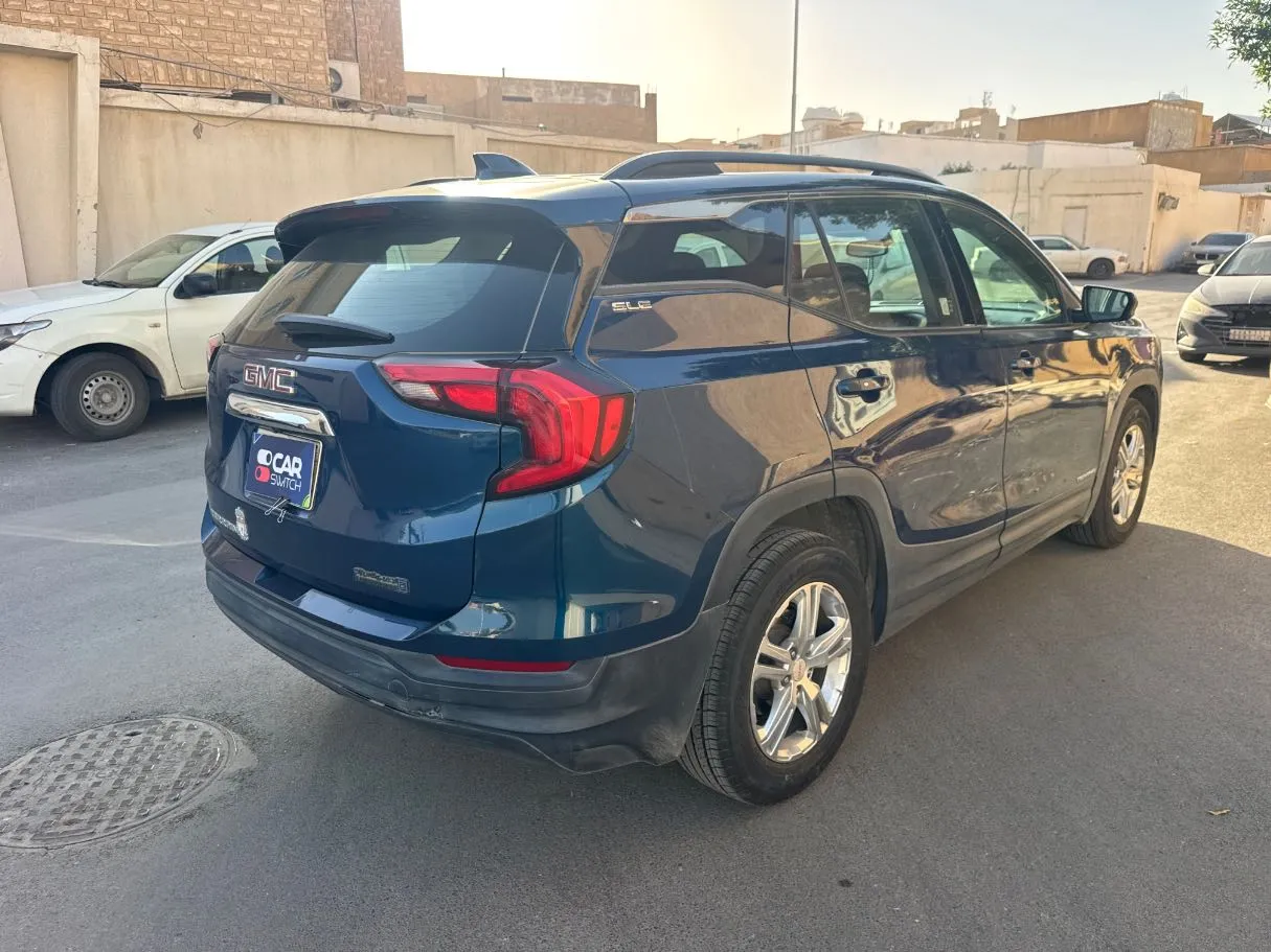 Car image 5