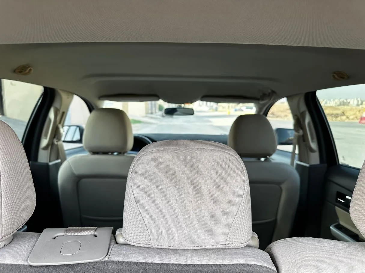 Car image 24