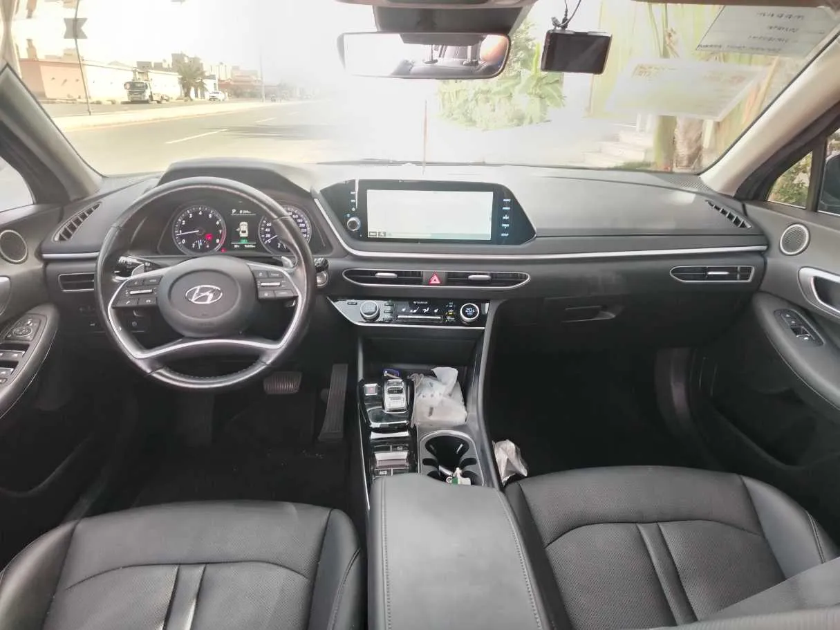 Car image 21