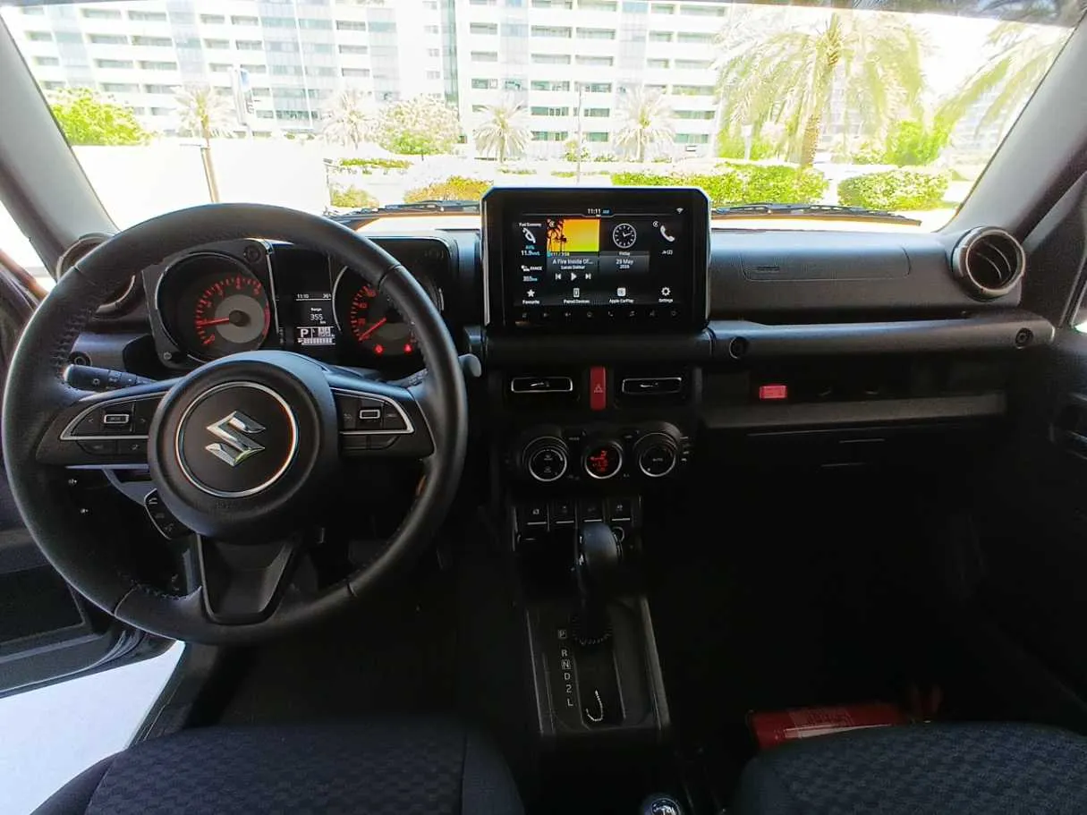 Car image 14
