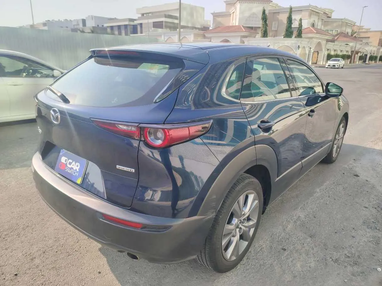 Car image 5