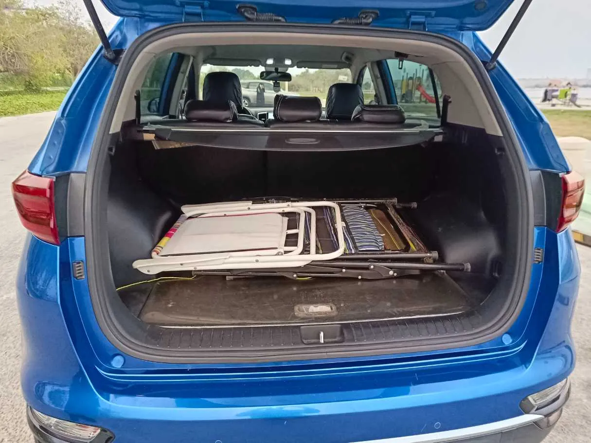 Car image 27