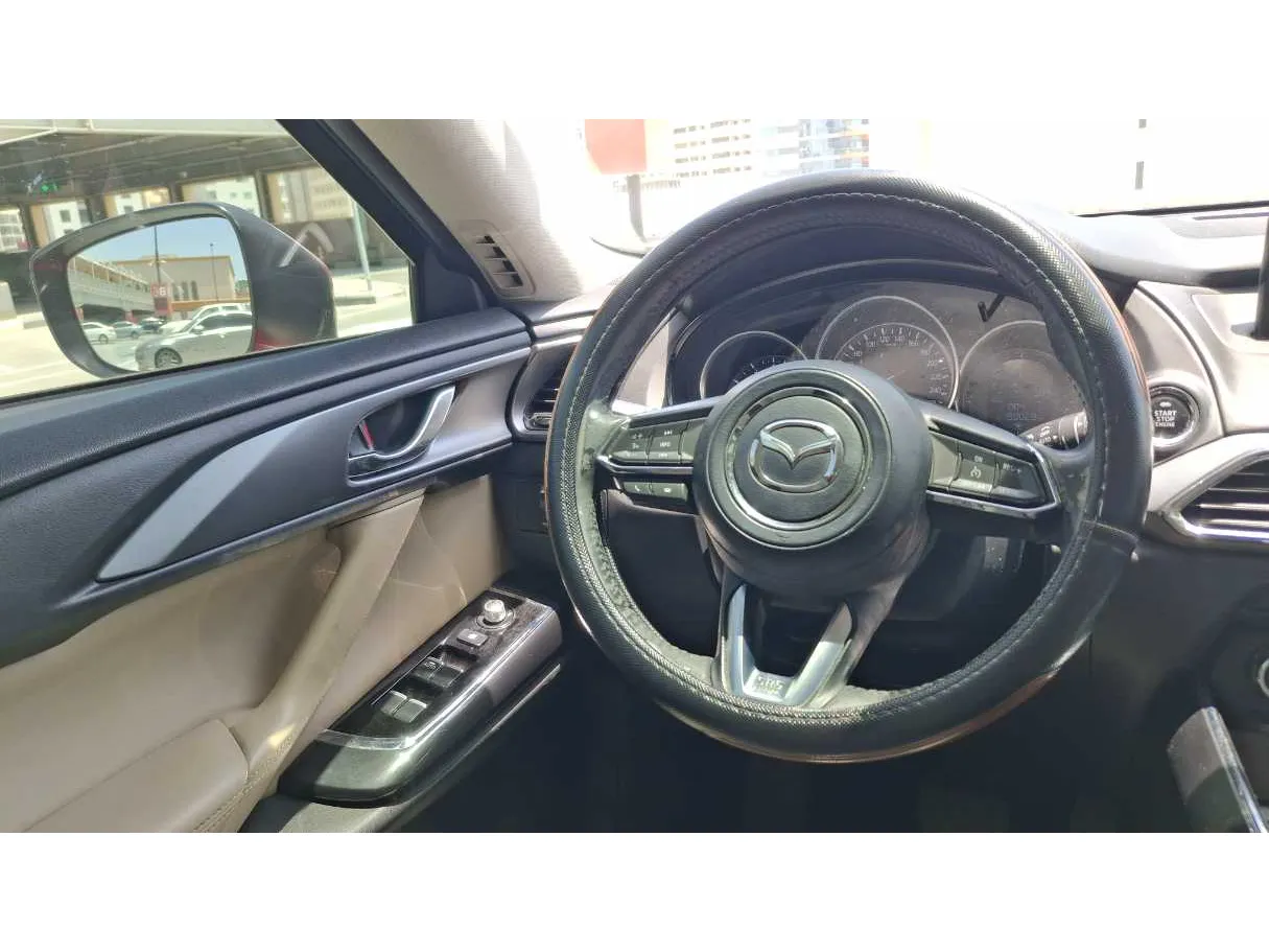 Car image 15