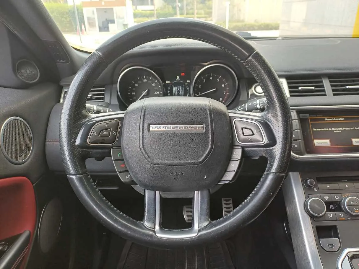 Car image 14