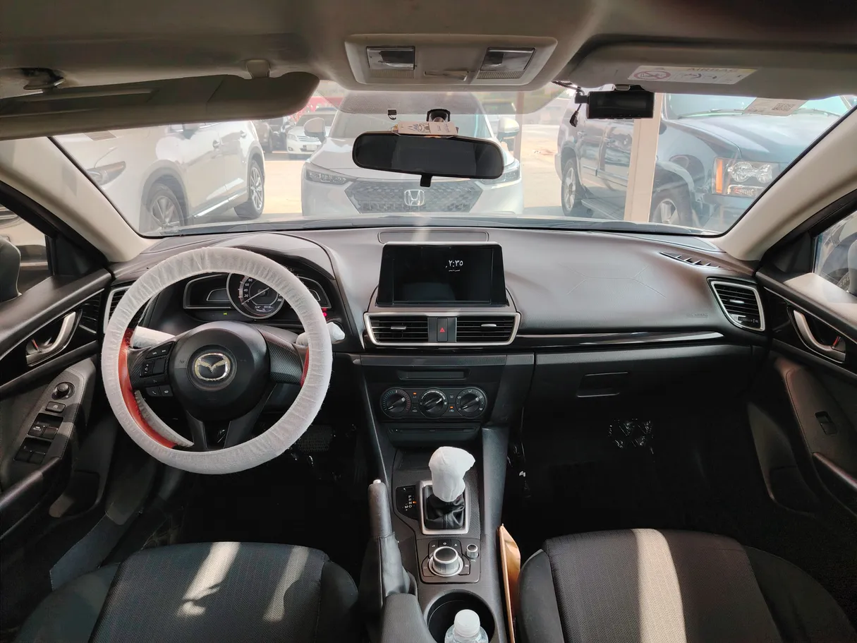 Car image 15
