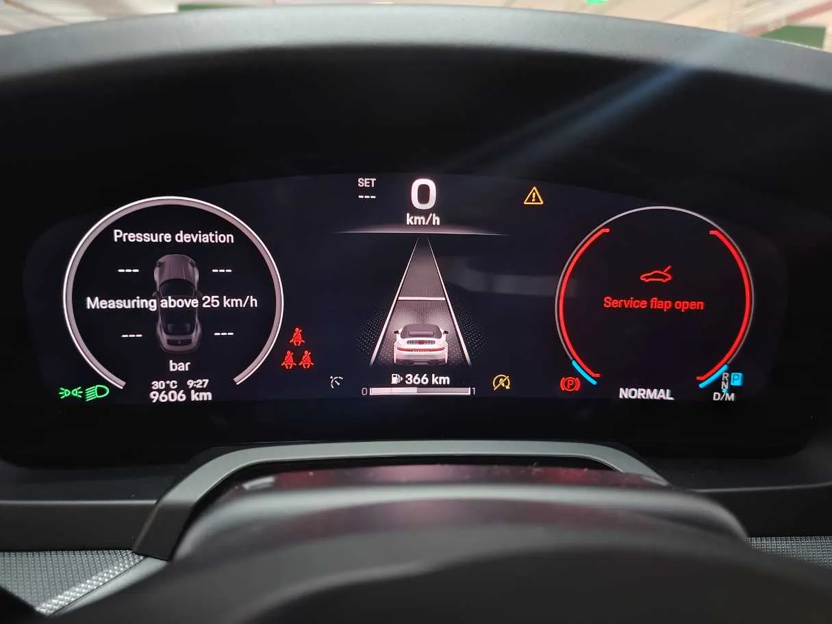 Car image 26