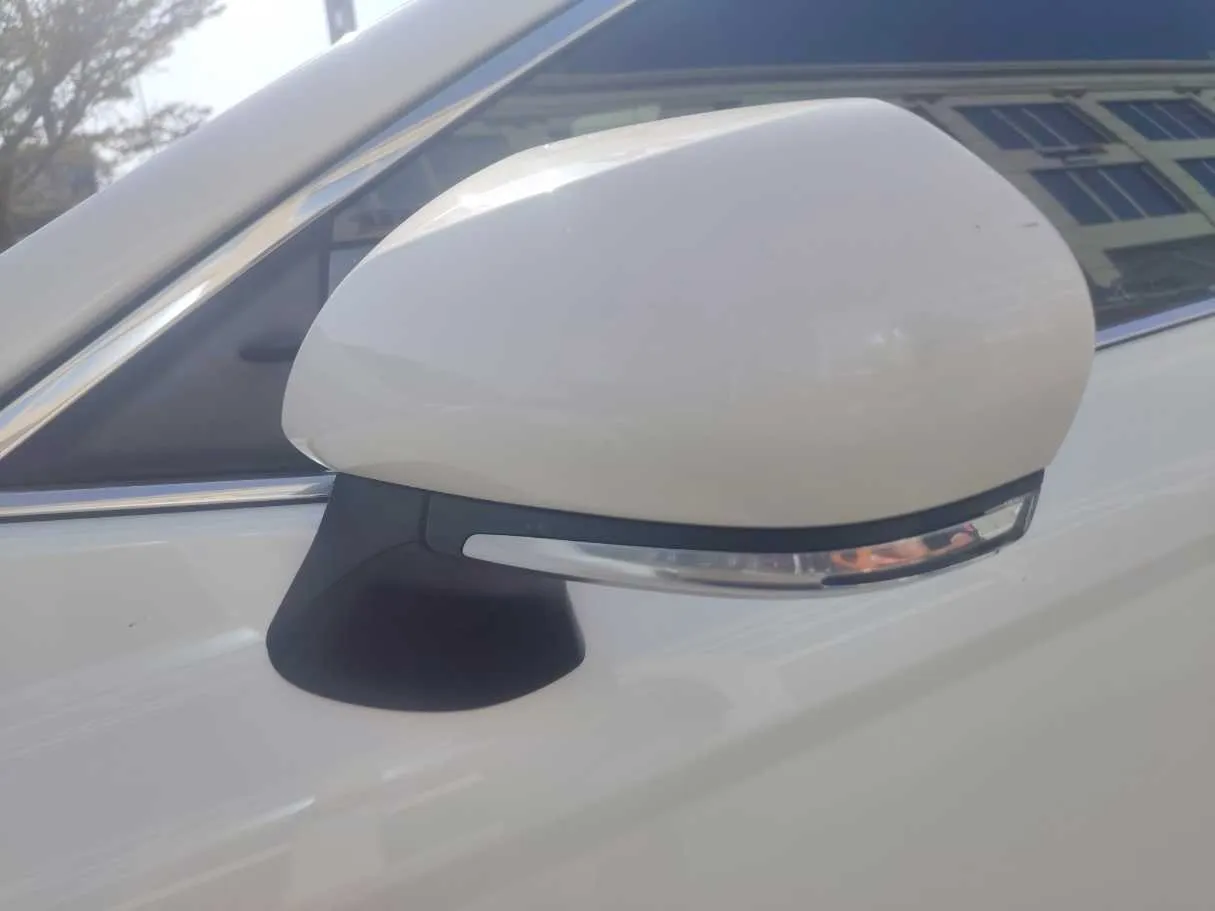 Car image 28