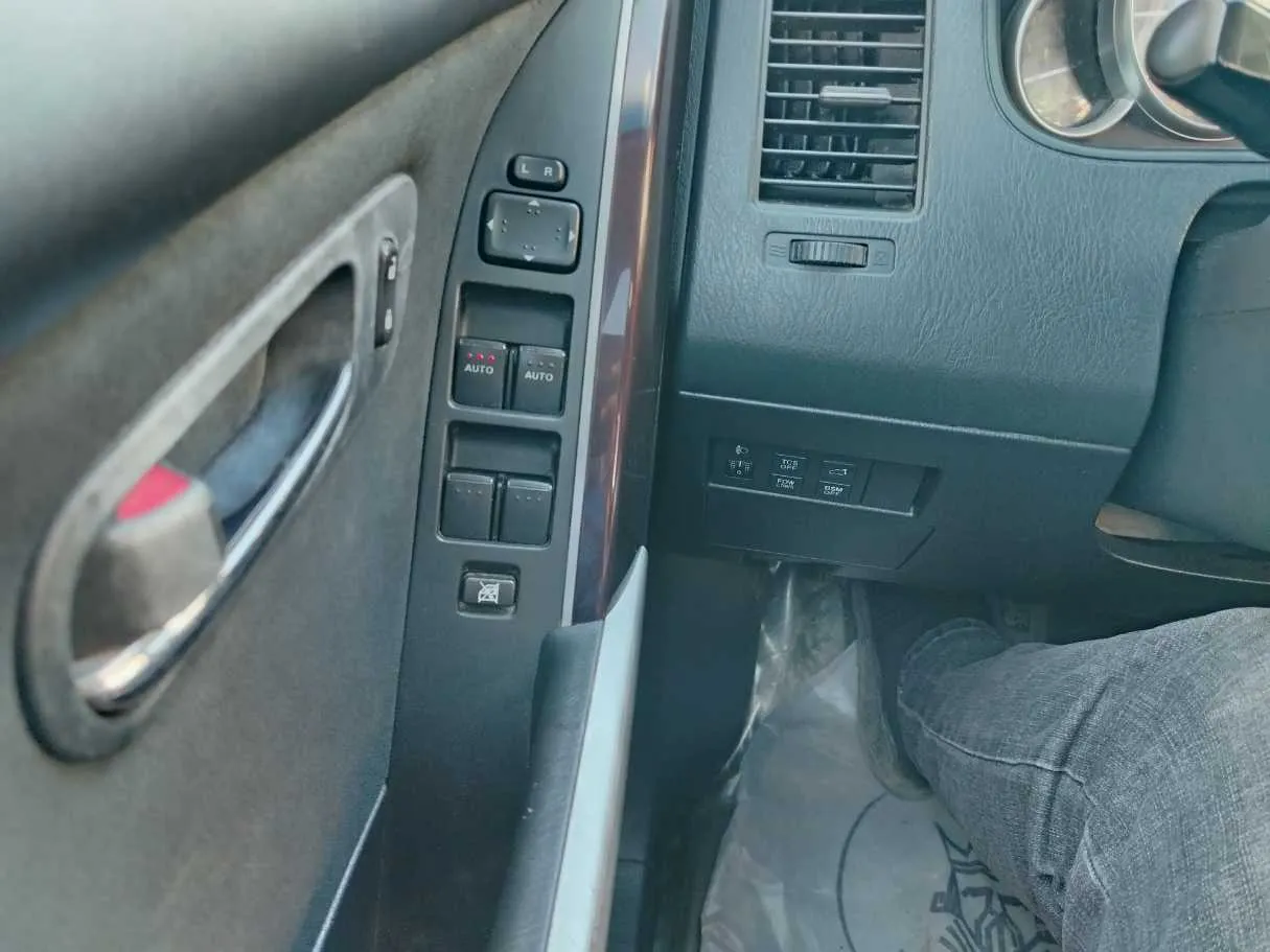 Car image 36