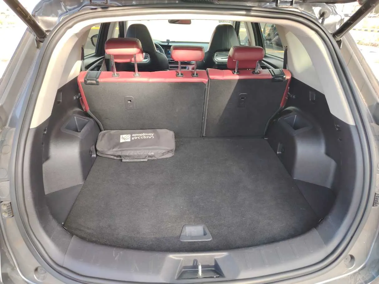 Car image 24