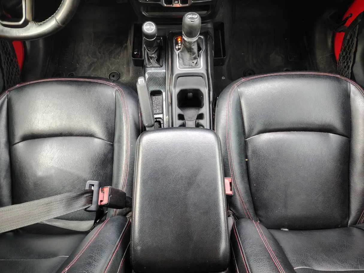 Car image 19