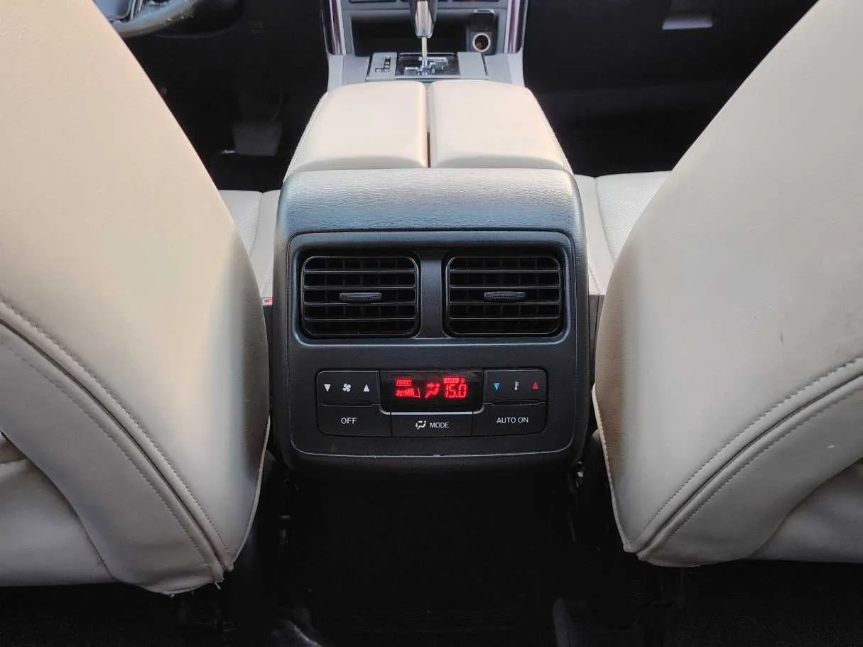 Car image 33