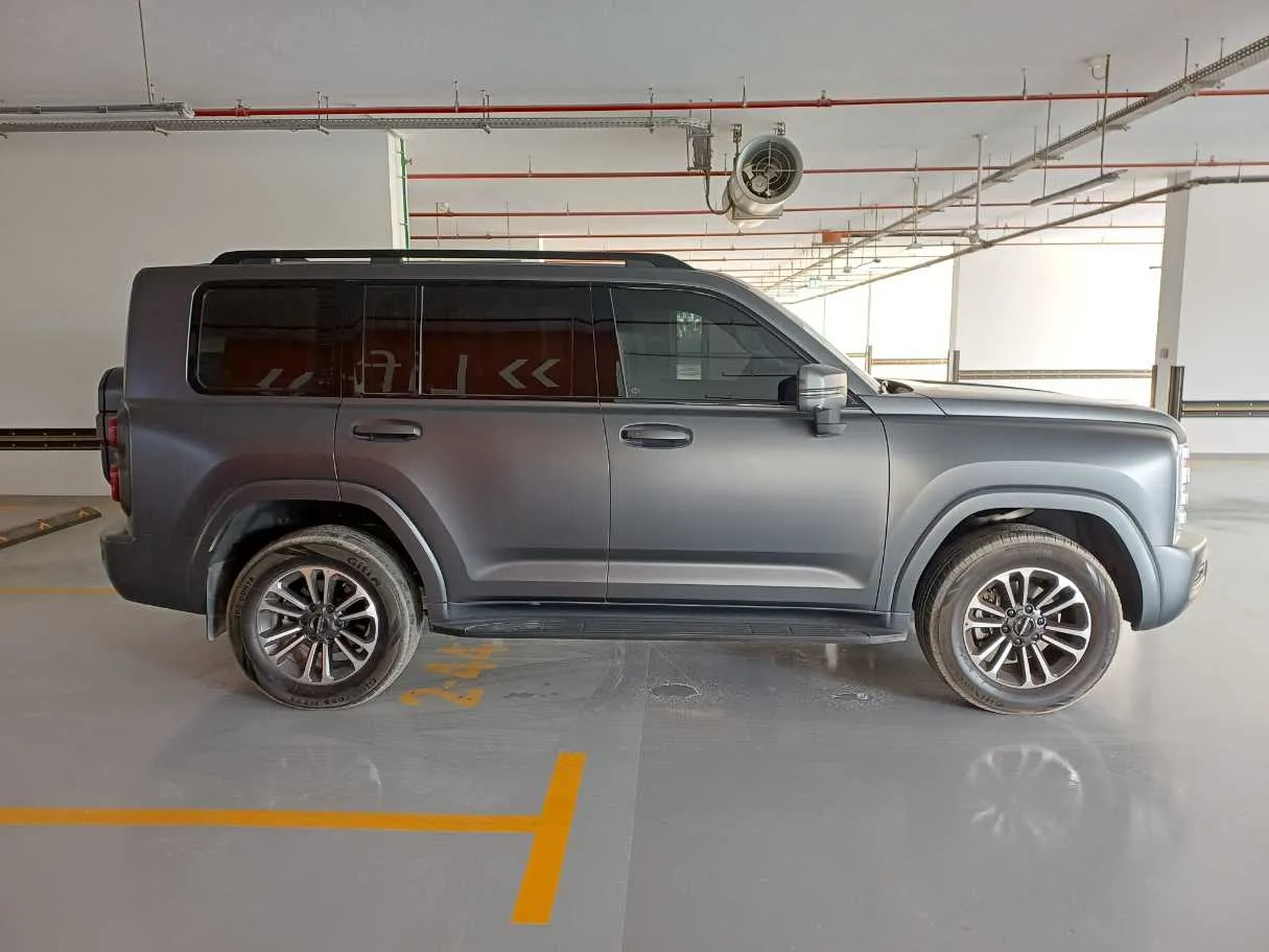 Car image 8