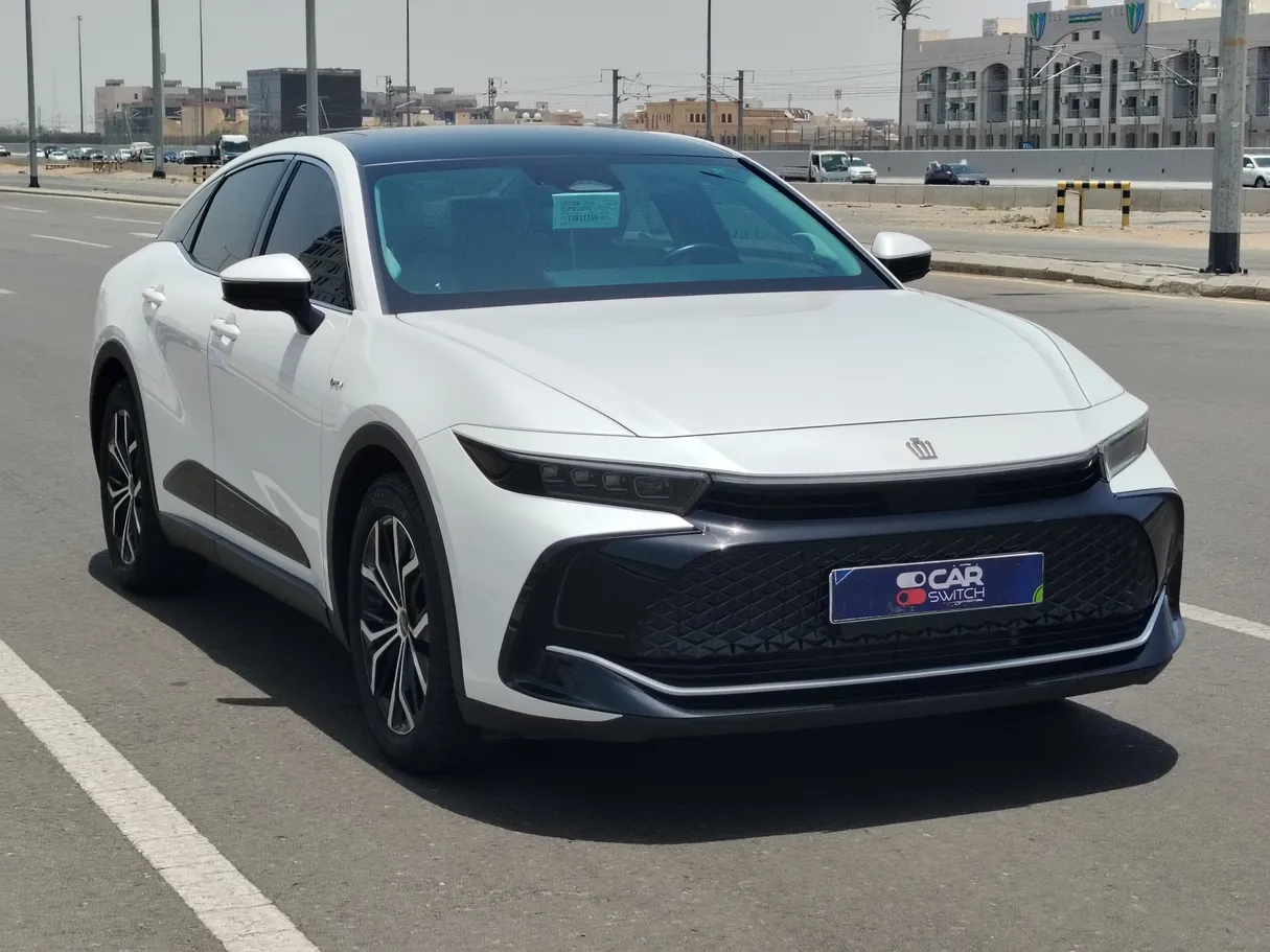 Car image 3
