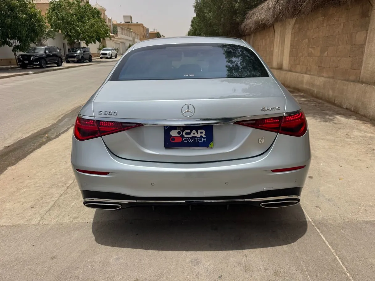 Car image 6