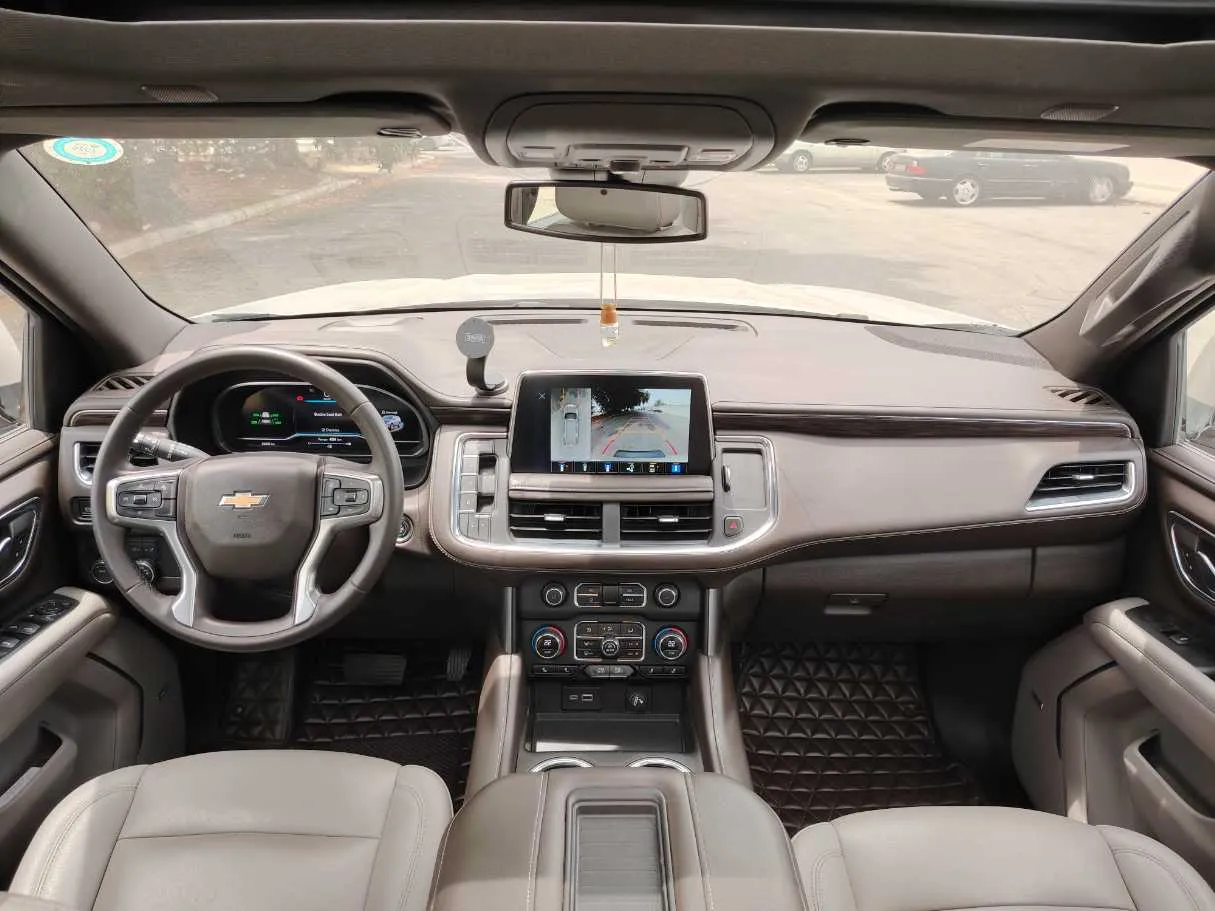 Car image 19