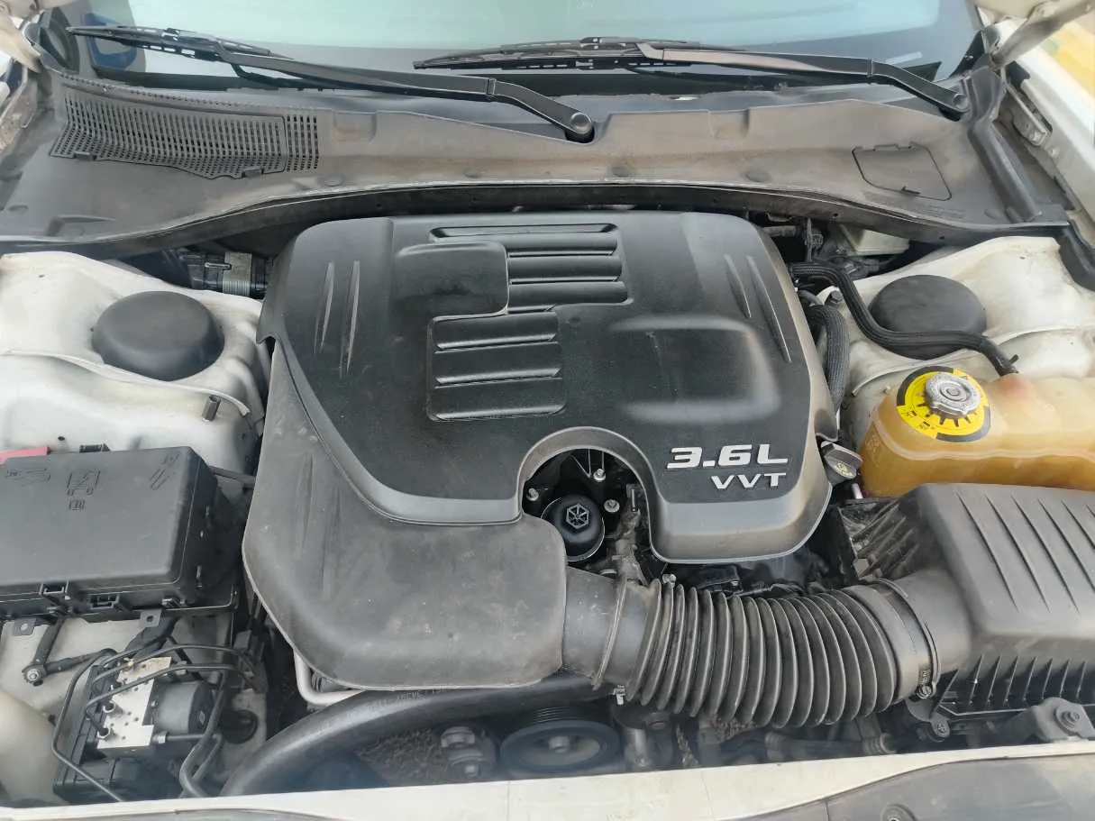 Car image 26