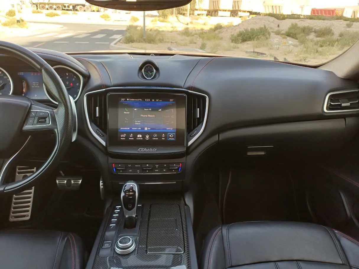 Car image 16