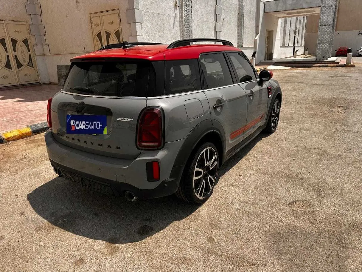 Car image 5