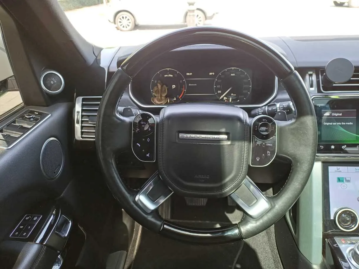 Car image 13