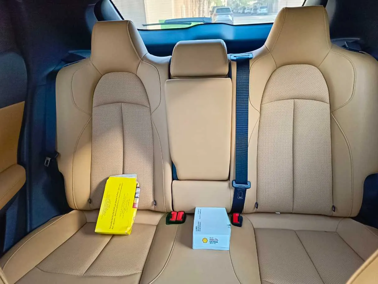 Car image 20