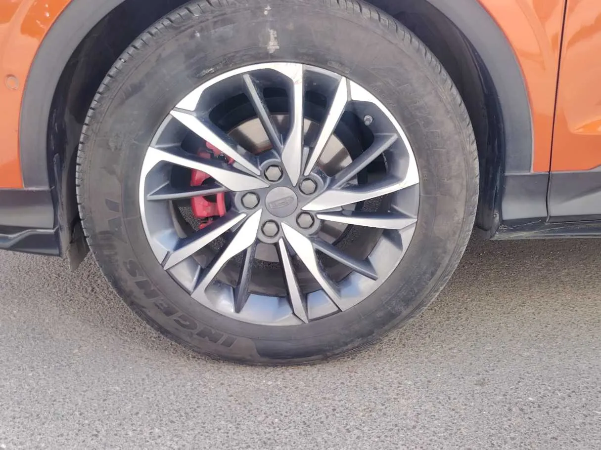 Car image 10