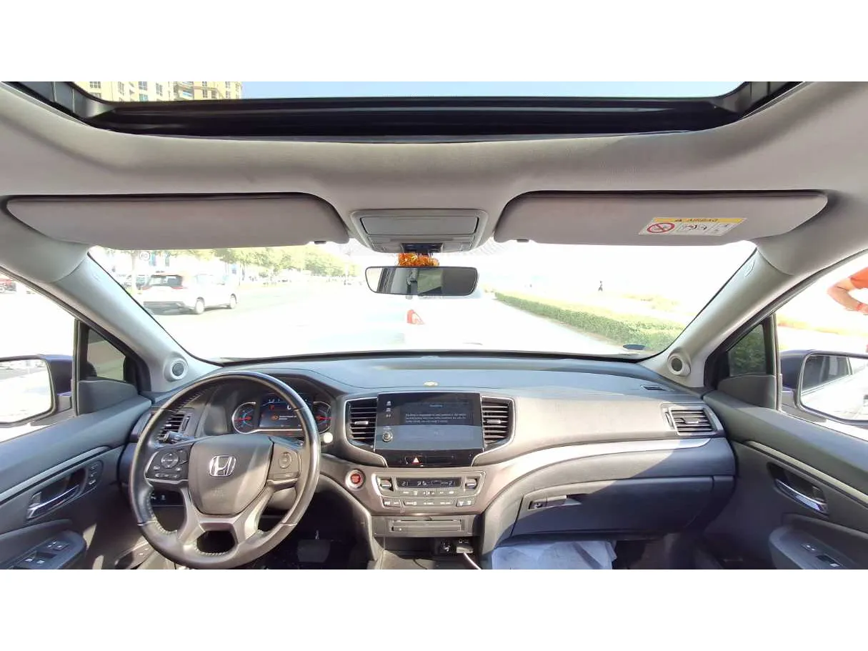 Car image 16