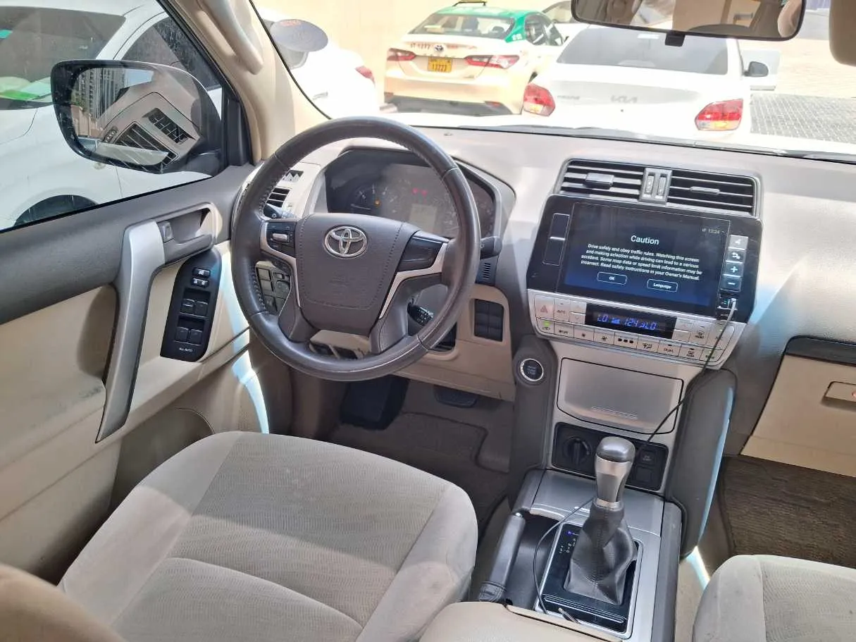 Car image 17