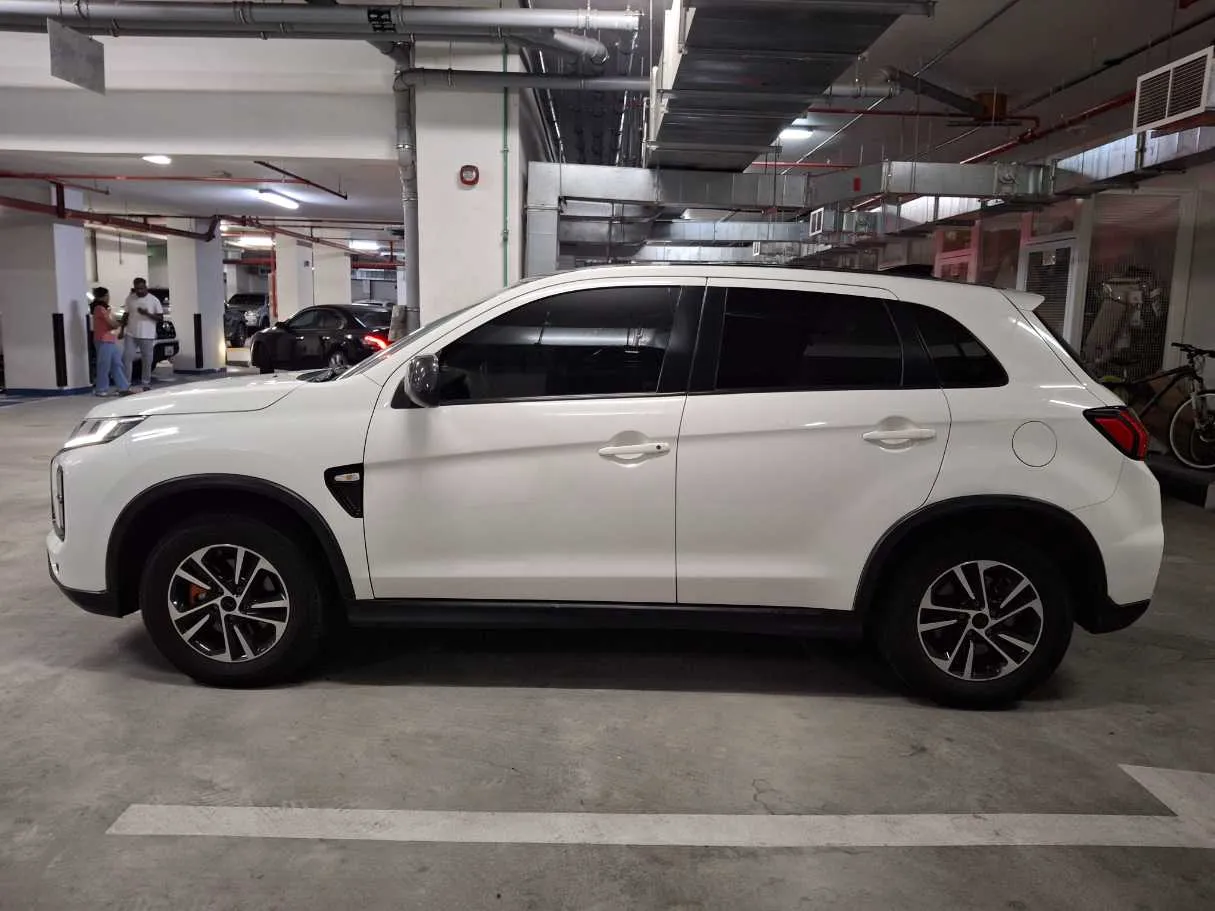 Car image 8