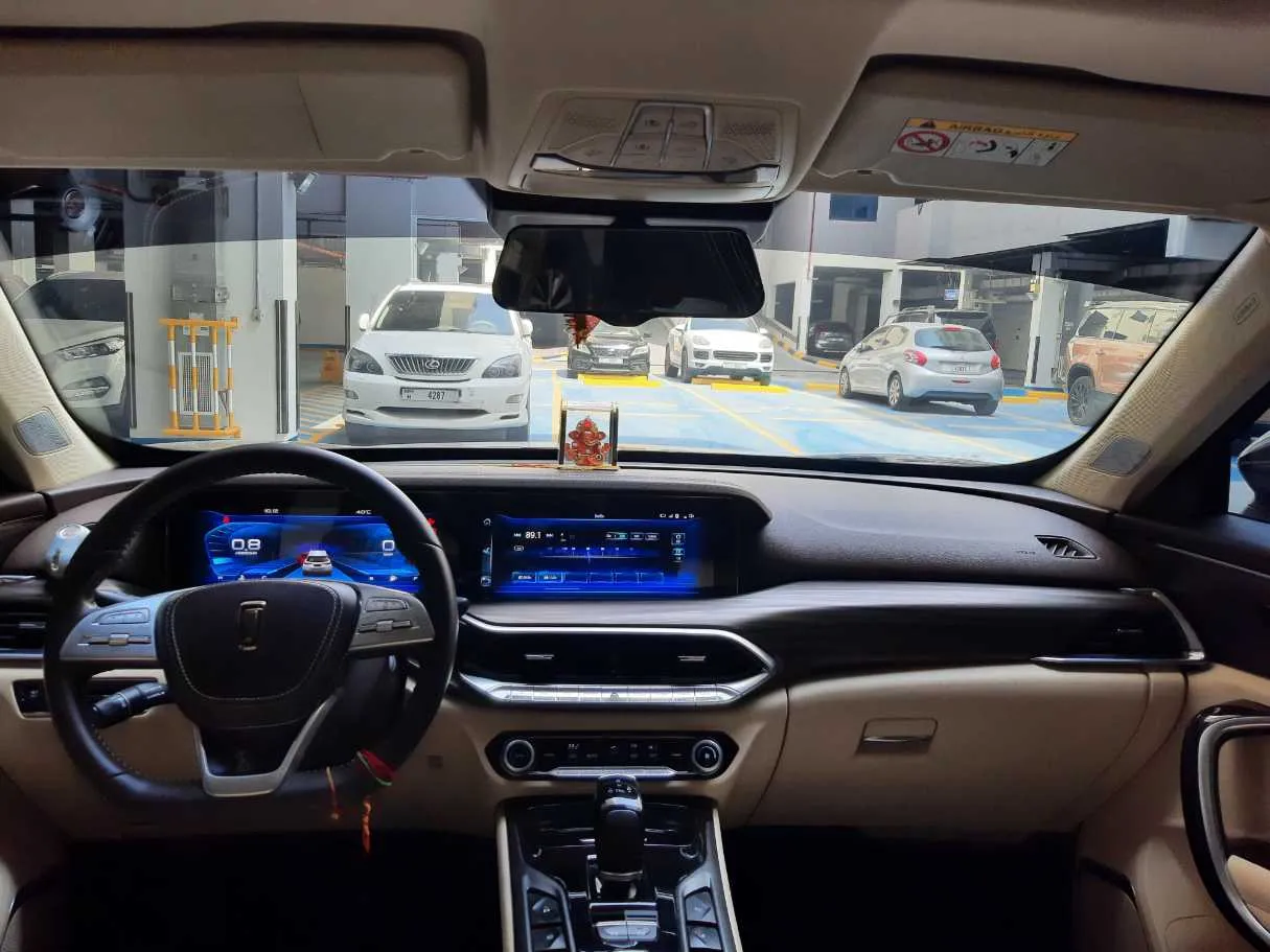 Car image 15