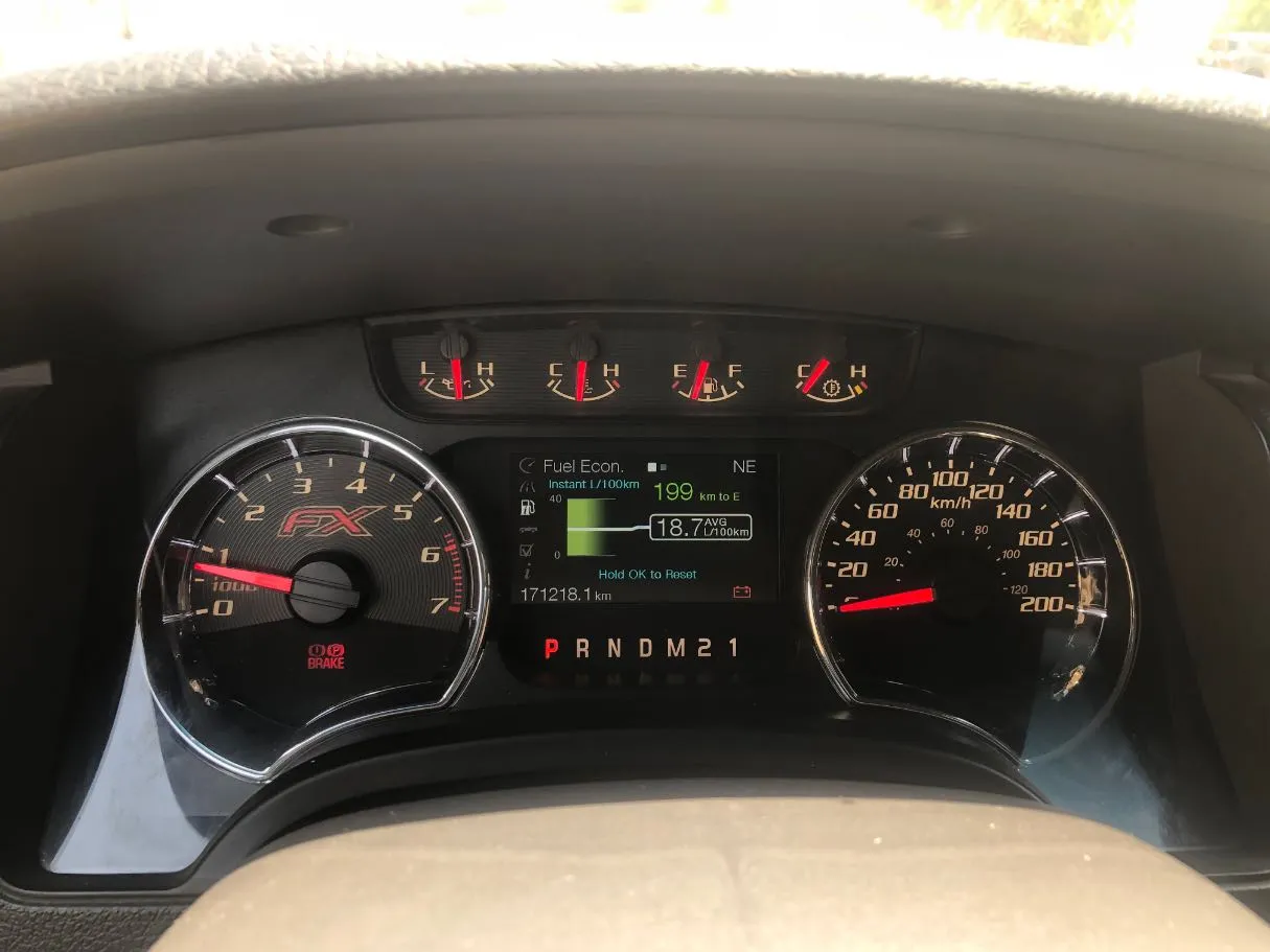 Car image 17