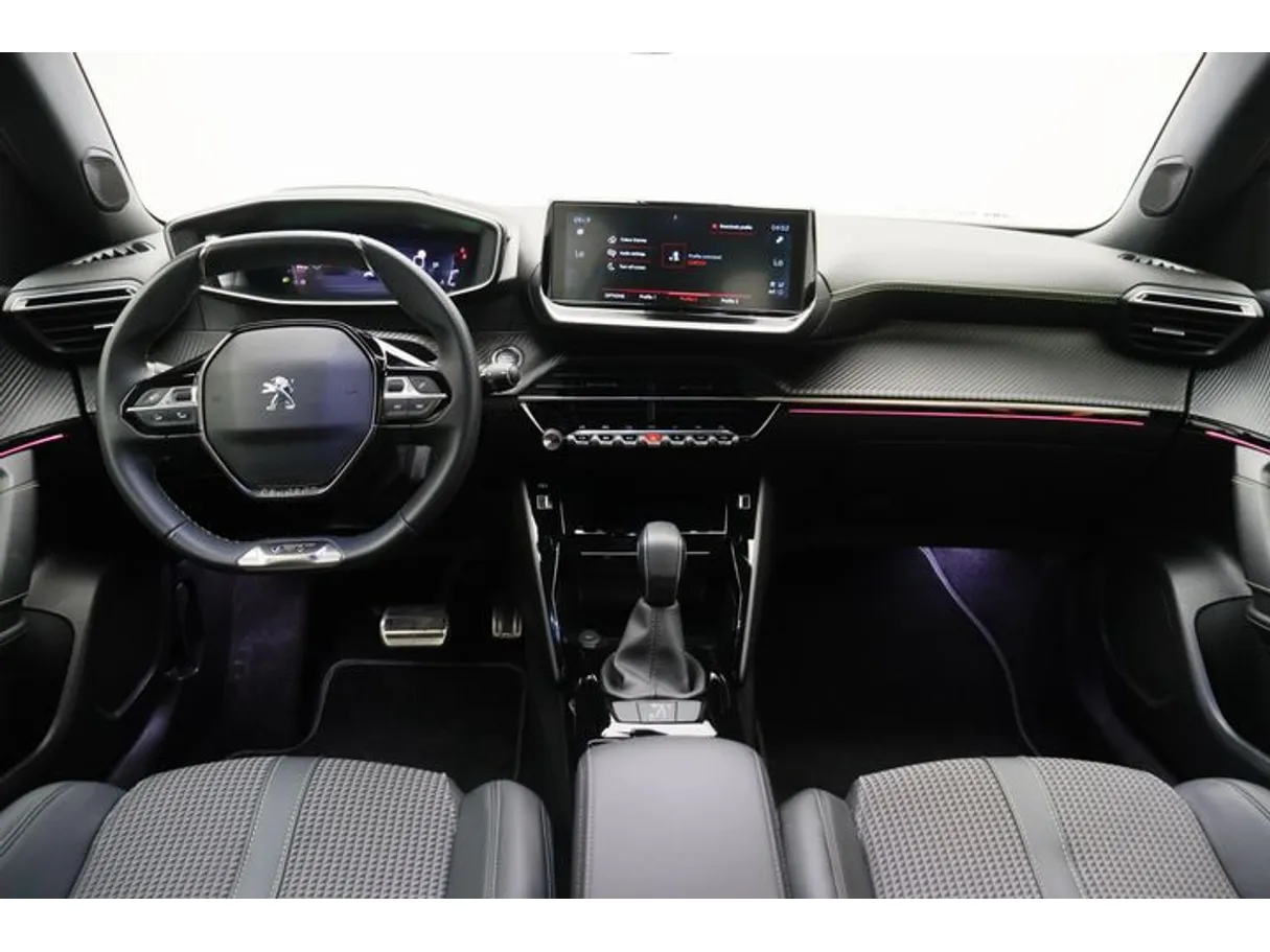 Car image 14
